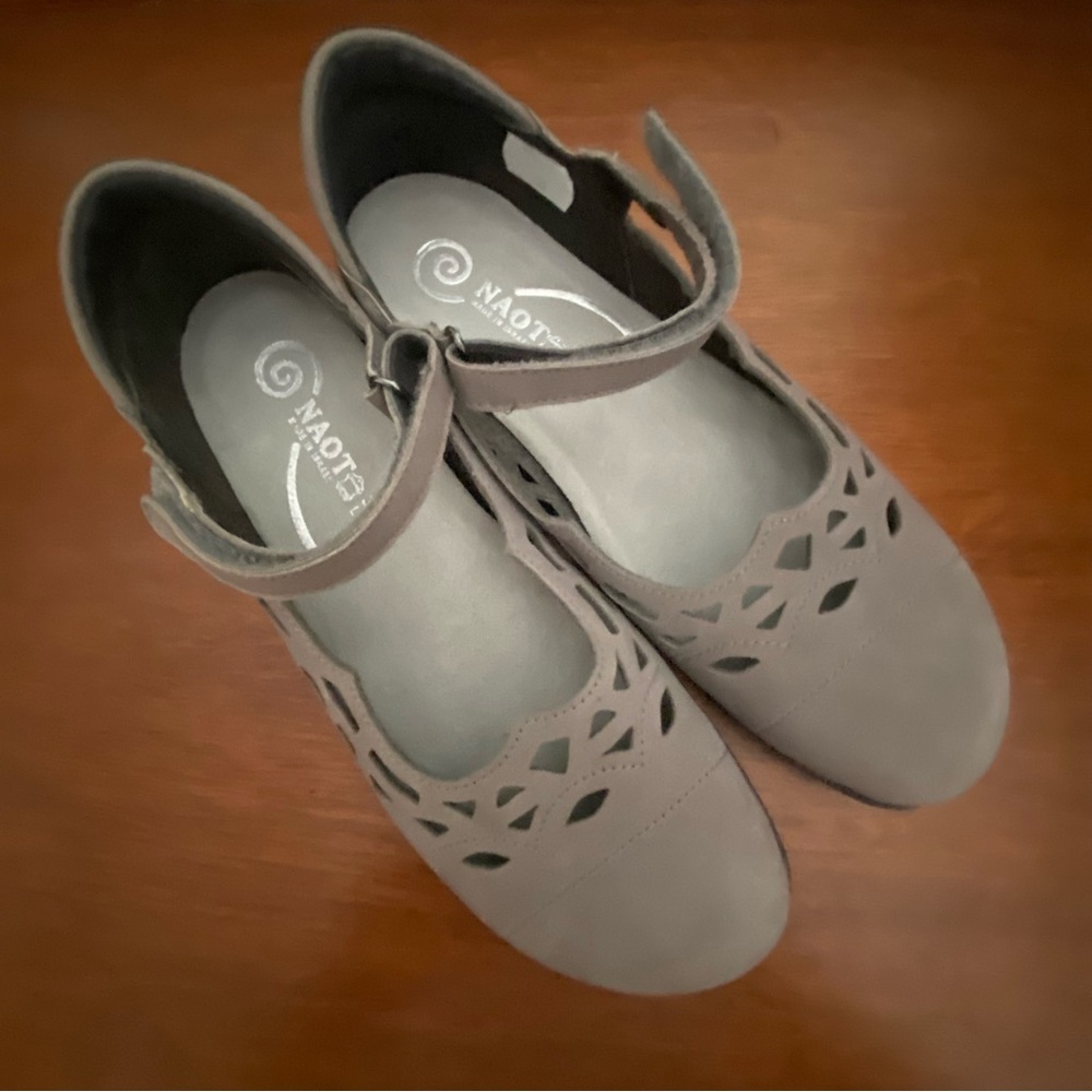 Naot Agathis 38 US 7-7.5 Leather Mary Jane Smoke  Gray Comfort Gorpcore Flats